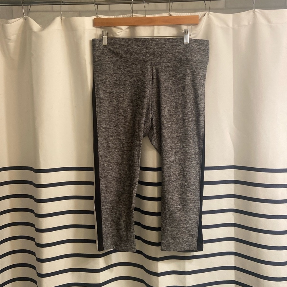 PINK Victorias Secret athletic capri